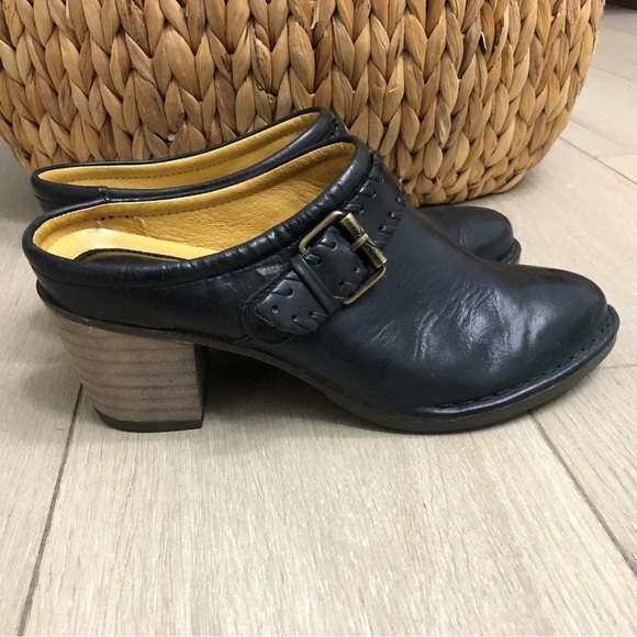 Bussola Woodville Black Leather Clogs Excellent Used Condition SZ 38EU & 7.5 US - Picture 4 of 8